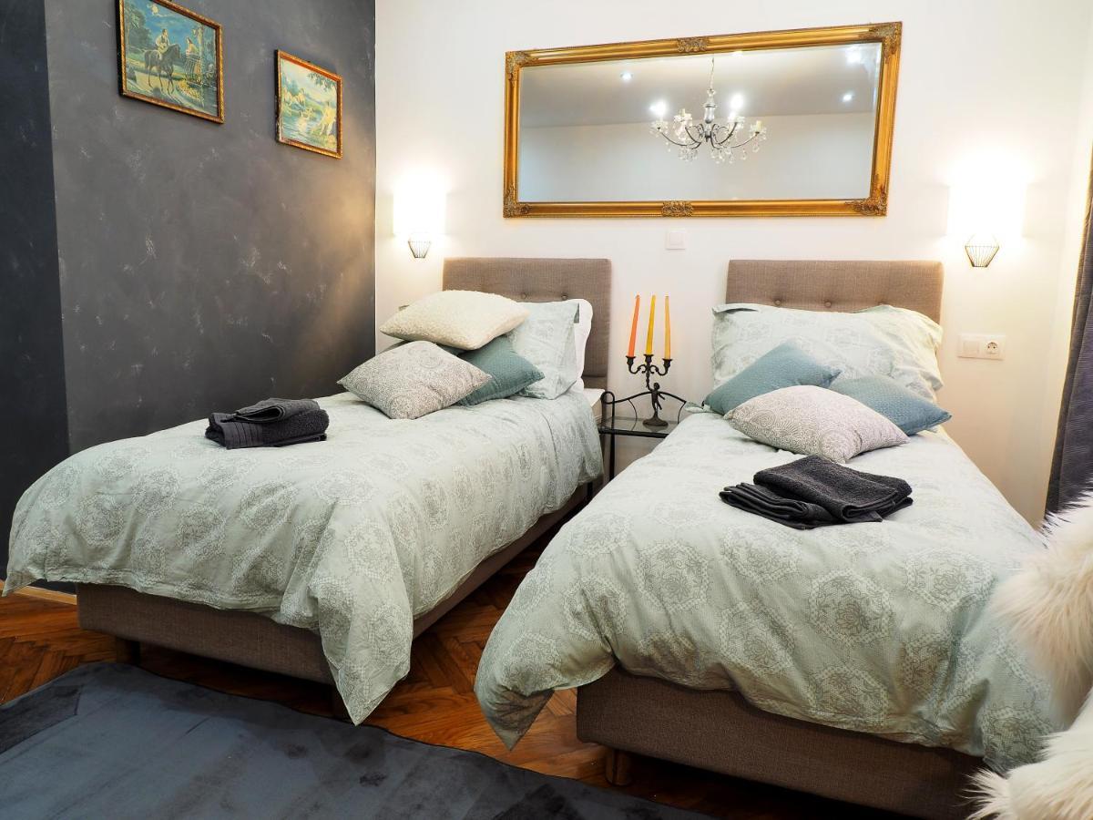 Deluxe Zoya Centar Apartment Pula Room photo