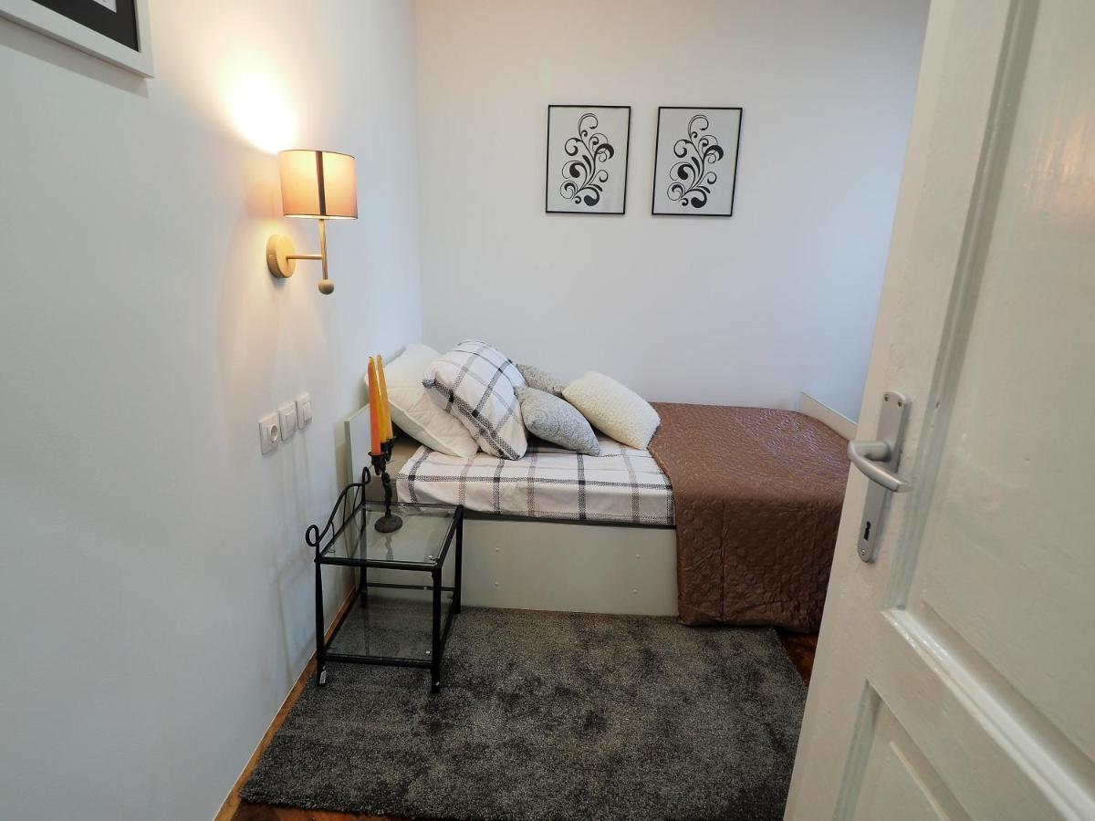 Deluxe Zoya Centar Apartment Pula Room photo