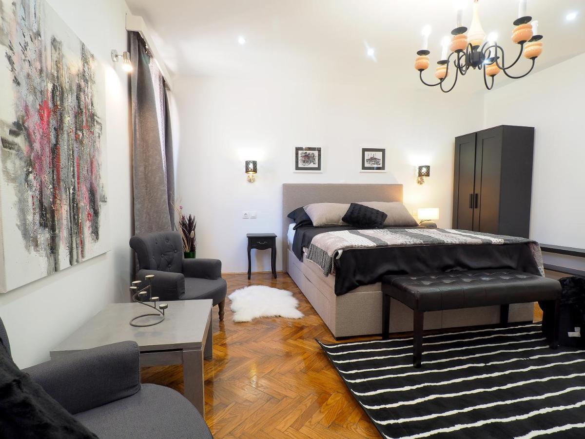 Deluxe Zoya Centar Apartment Pula Room photo